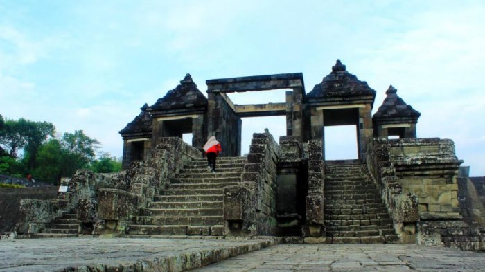 Keraton Ratu Boko, satu tempat wisata hits di Jogja