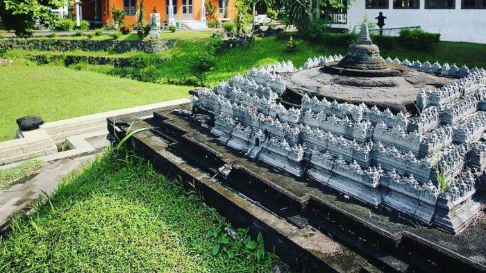 Replika Candi Borobudur di Grand Maerakaca, Semarang, Jawa Tengah