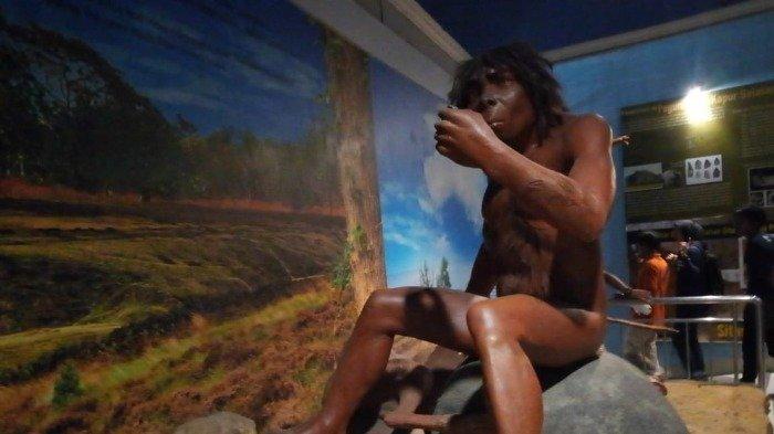 Ilustrasi manusia purba. Orang pendek di hutan Sumatera juga dikaitkan erat dengan manusia purba.