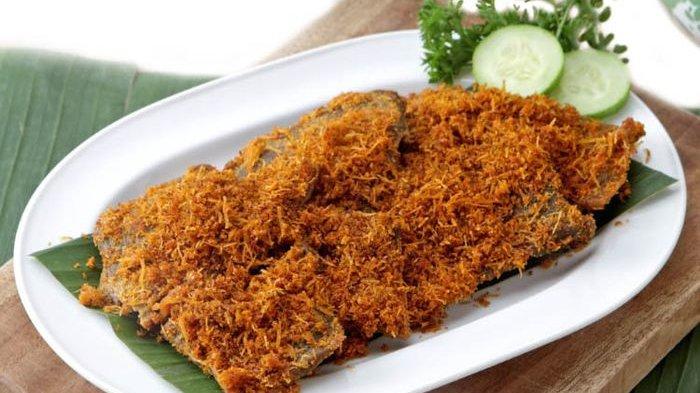 Gepuk daging sapi serundeng.
