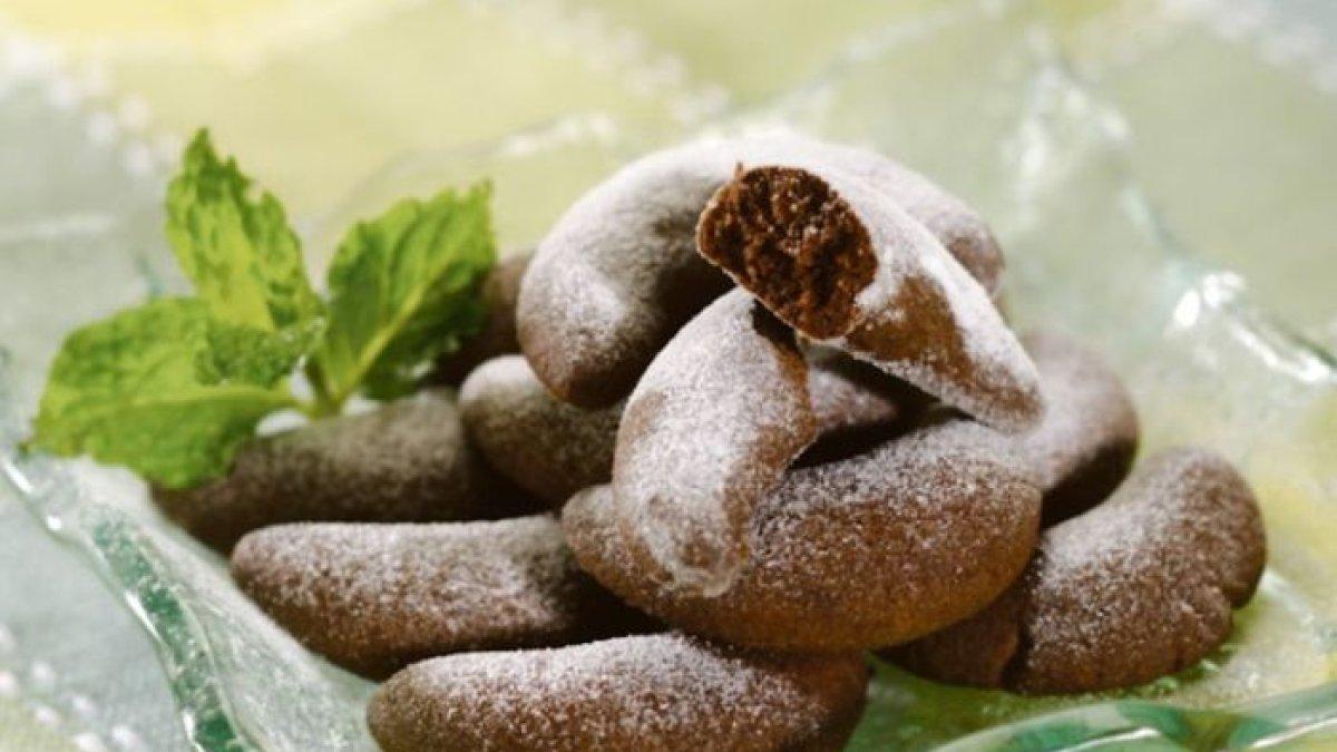 Putri salju cokelat berempah.