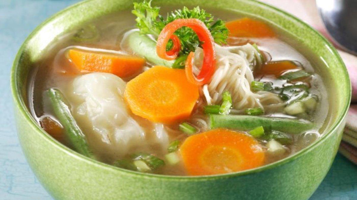 Ilustrasi sup sayur.