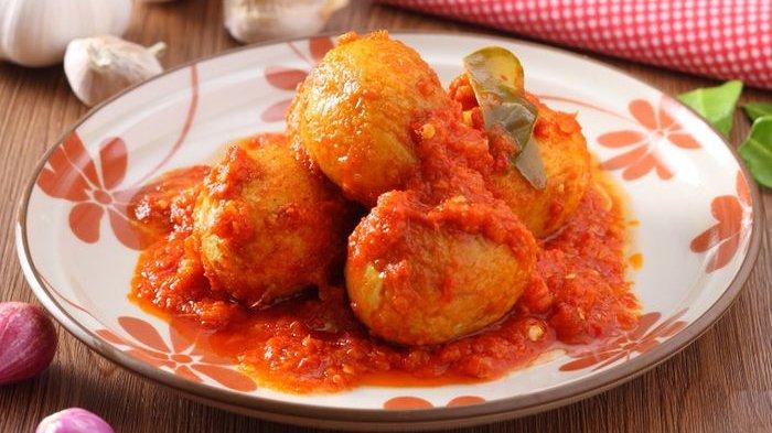 Ilustrasi sajian telur balado untuk makan siang enak.