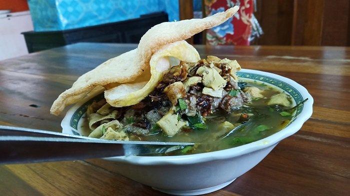 Sajian rujak soto di Warung Makan Pondok Rujak Soto, Banyuwangi