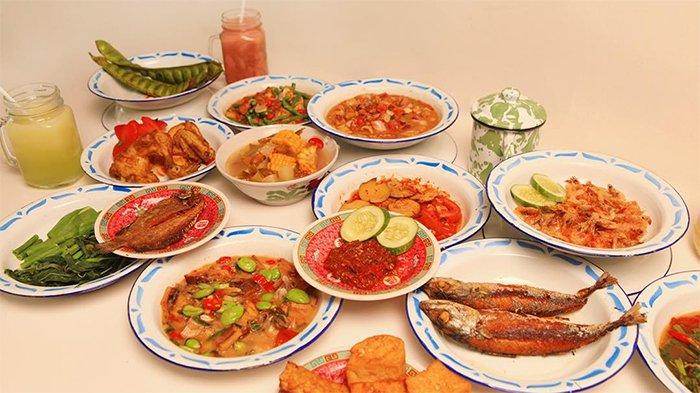 Sajian di Warung Mak Dower.