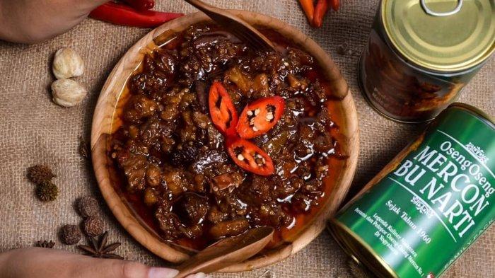 Sajian Oseng-oseng Mercon Bu Narti di Jogja yang cocok untuk menu makan malam.