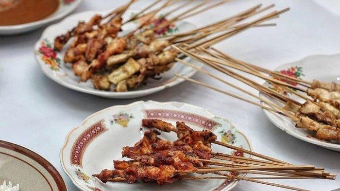 Sajian Sate DJ di Bandung, Jawa Barat.