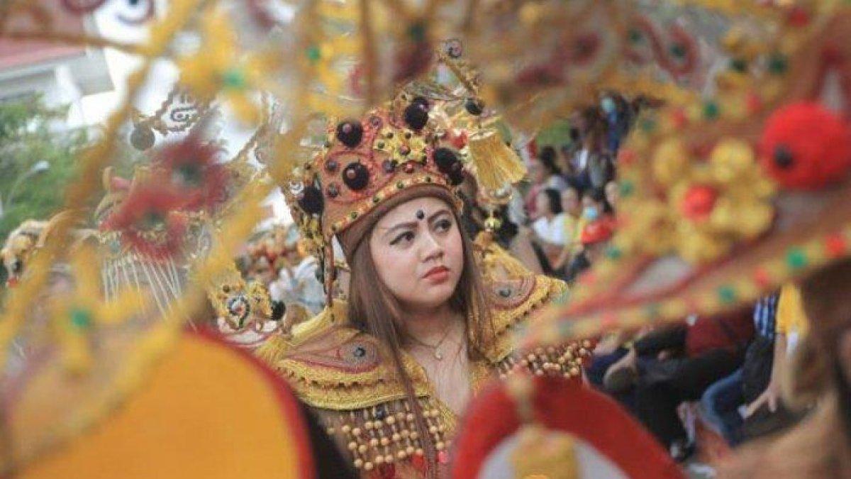 Seorang tatung yang berasal dari Kalimantan Barat.