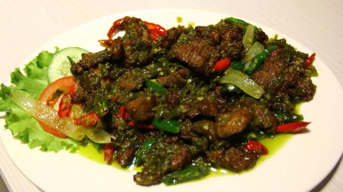 Daging sapi lada hitam.