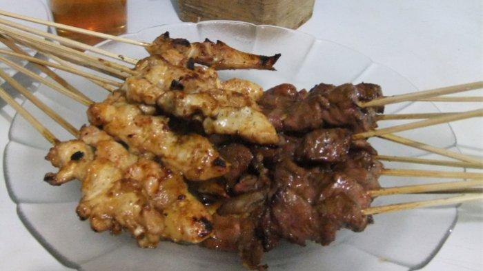 Ilustrasi sate ayam.