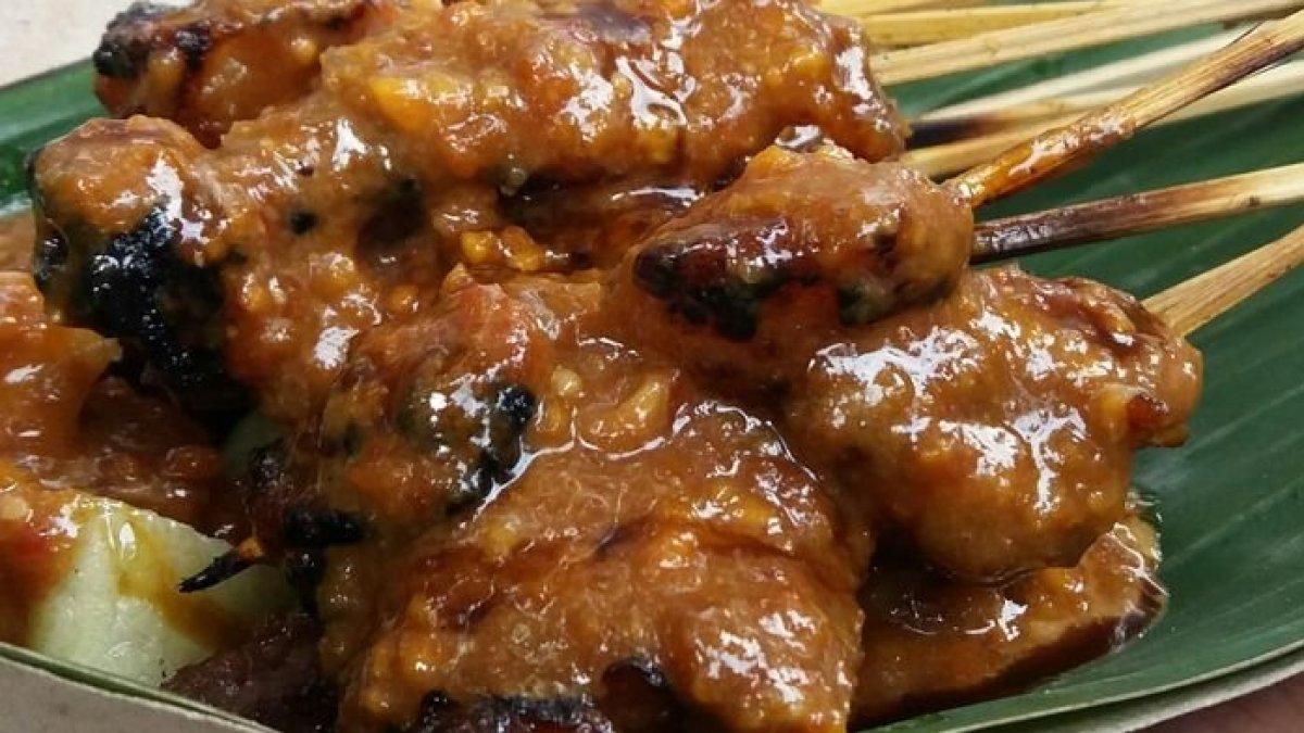 Sate Jando Gasibu, rekomendasi tempat maikan enak di Bandung.