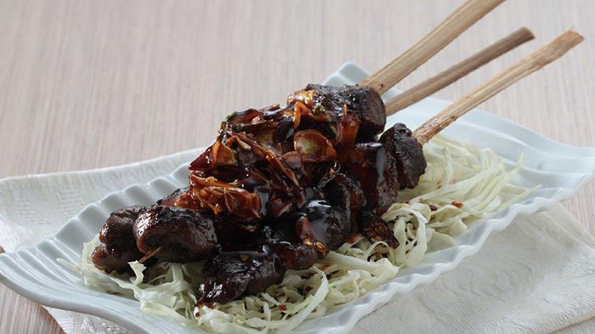 Sate kambing kecap.