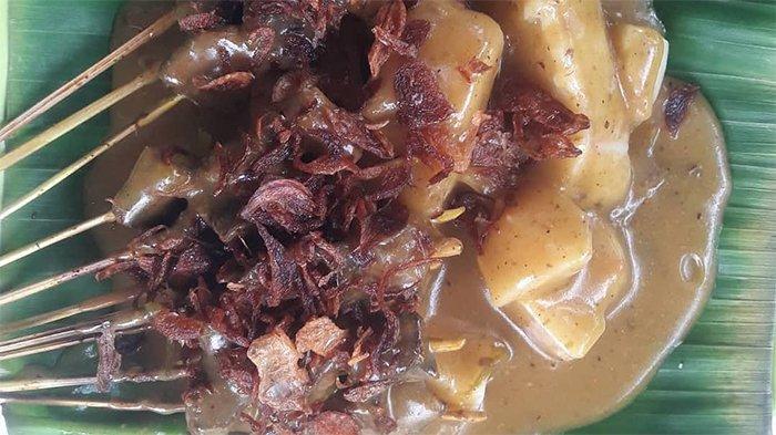 Sate Padang Goyang Lidah di Jalan HOS. Cokroaminoto Nomor 85, Menteng, Jakarta Pusat.