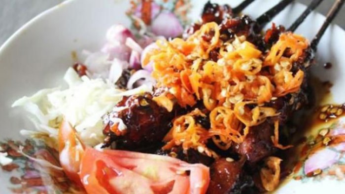 Sate Petir Pak Nano di Jalan Lingkar Selatan Yogyakarta.