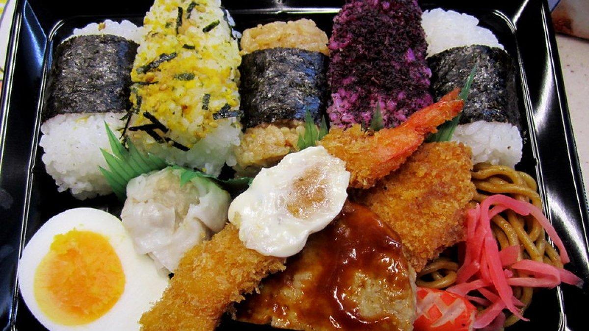 Satu porsi bento di Jepang