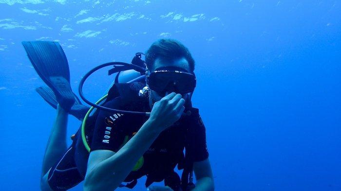 Scuba diving di lautan