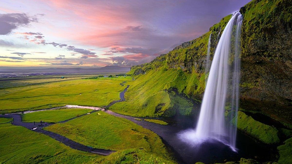 Seljalandsfoss Islandia, satu air terjun tertinggi di Eropa