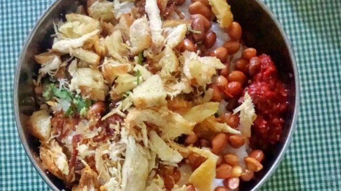 Ilustrasi bubur ayam di Solo buat sarapan enak dan mengenyangkan.
