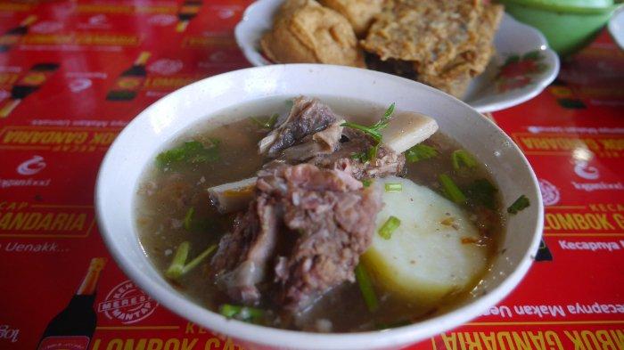 Seporsi Sop Buntut di Warung Sop Buntut dan Pecel Bu Ugi Tawangmangu, Karanganyar
