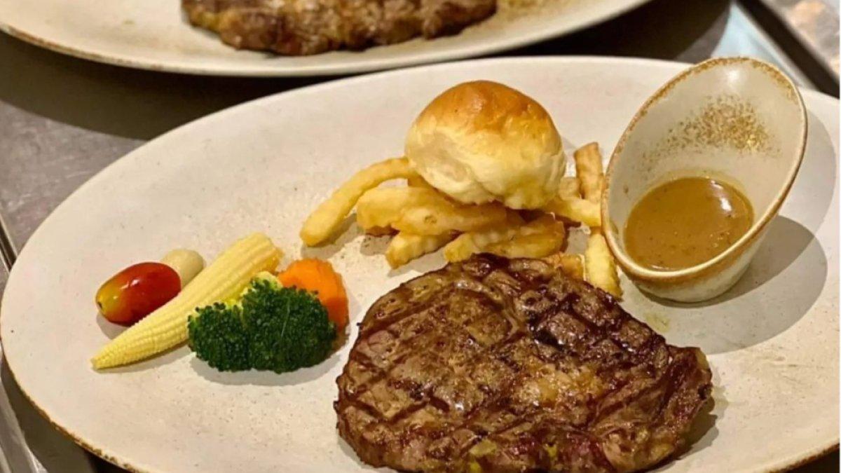 Sinthorn Steak House Halal Restaurant, satu restoran halal terbaik di Bangkok Thailand.