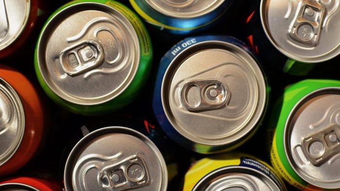 Ilustrasi soft drink. Seorang wanita Vietnam berusia 75 tahun mengaku  tidak makan makanan padat apa pun selama 50 tahun. Ia hanya bertahan hidup dengan air putih dan soft drink.