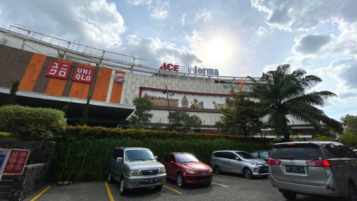 Solo Paragon Mall di Jl. Yosodipuro No.133, Mangkubumen, Kecamatan Banjarsari, Kota Solo, Jawa Tengah, Minggu (2/1/2023).