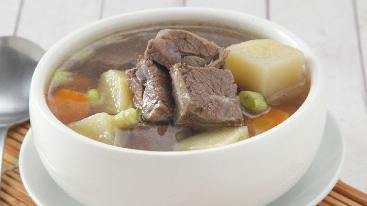 Sop daging berempah.