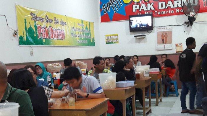 Soto Ayam Pak Darno, satu tempat makan di Semarang buat sarapan.