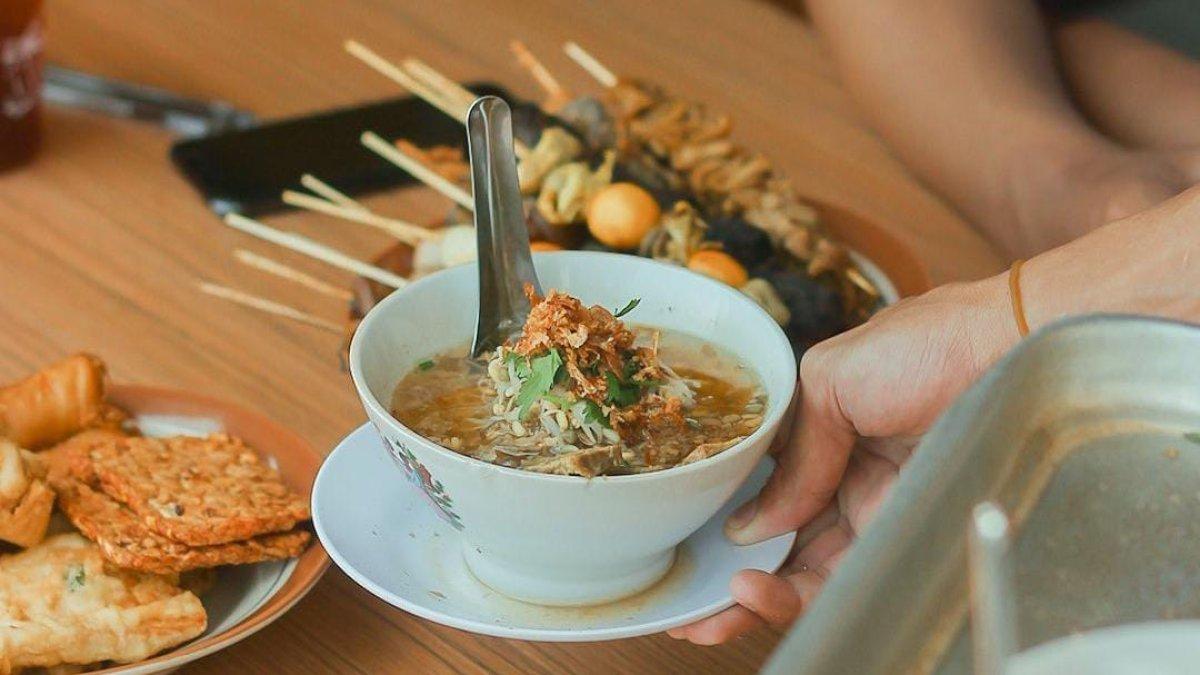Seporsi Soto Segeer Mbok Giyem.