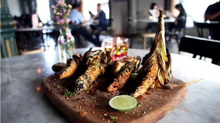 Menu Grilled Cuban Baby Corn disajikan di Spiegel Bar & Bistro, Jalan Letjend Suprapto 34, Kawasan Kota Lama, Kota Semarang, Selasa (11/07/2017).
