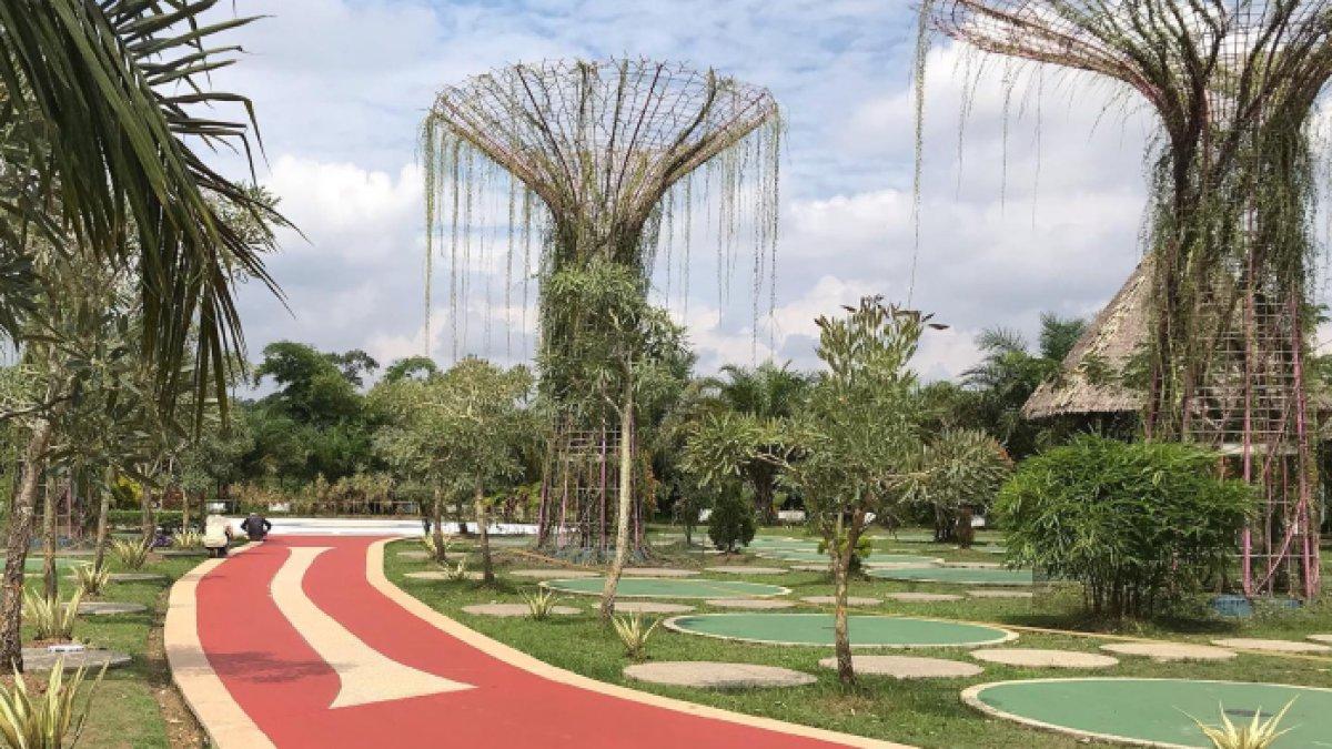 Spot foto instagramable di Jambi Paradise, tempat wisata populer di Kabupaten Muoro Jambi, Jambi.