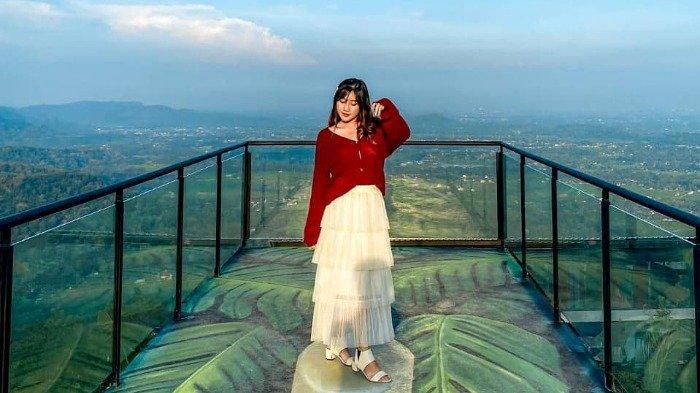 Spot foto instagramable di Obelix Hills Sleman Jogja yang menarik buat kamu coba.