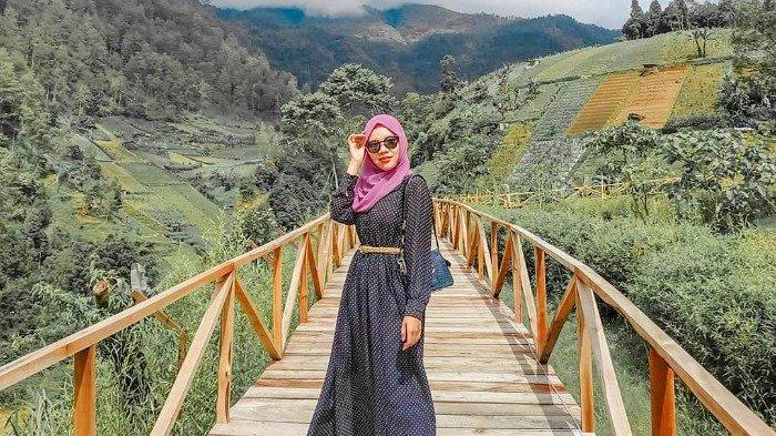 Spot foto instagramable di Tawangmangu Wonder Park, Minggu (10/1/2021).