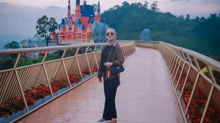 Spot Hand Bridge di Florawisata DCastello Subang.