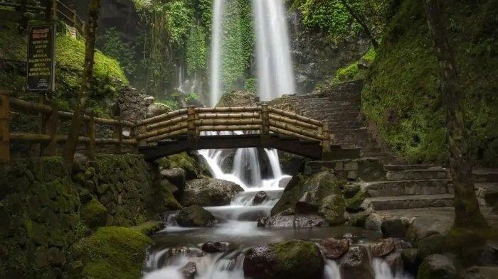 Spot jembatan ikonik di Air Terjun Jumog di Ngargoyoso, Karanganyar, Jawa Tengah