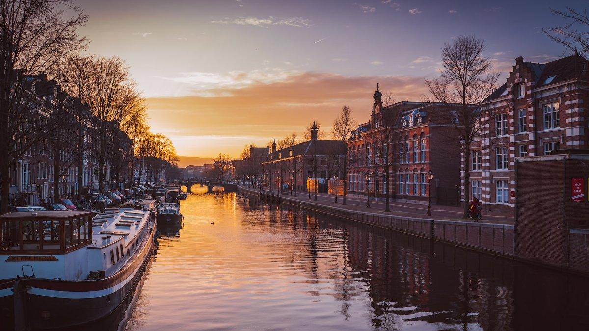 Suasana kanal di Amsterdam