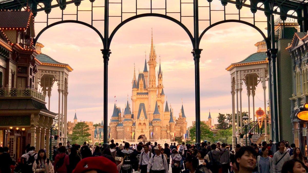 Suasana Disneyland.