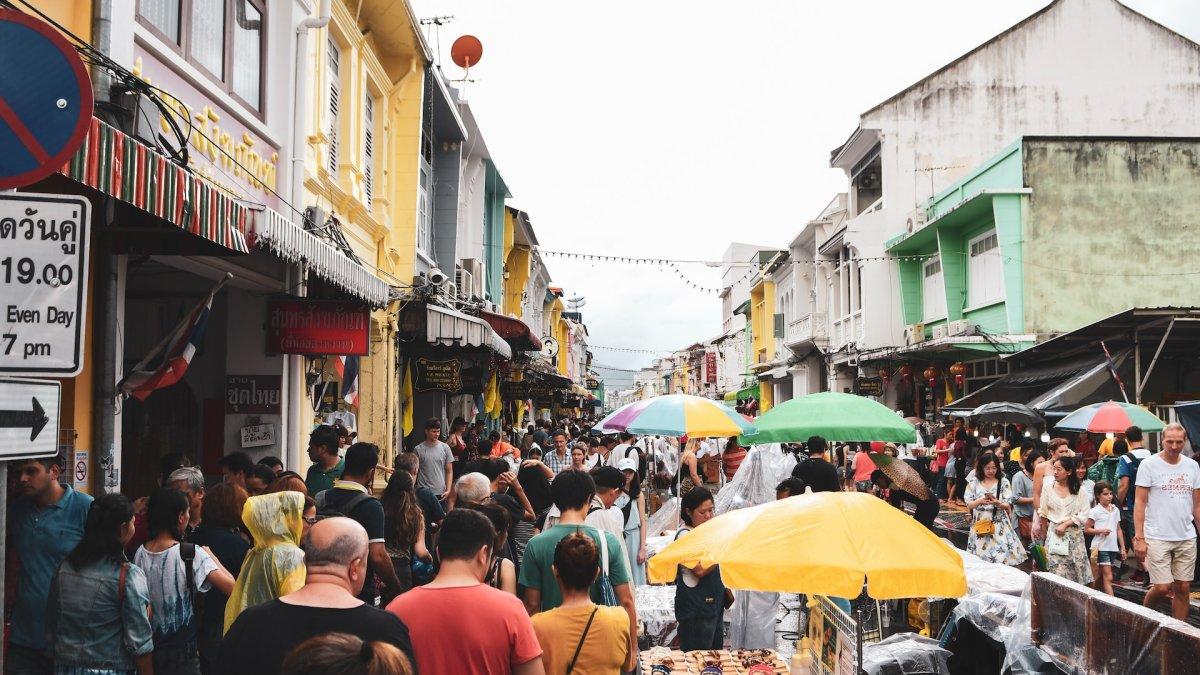 Suasana pasar di Phuket, Thailand