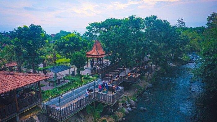 Suasana Restoran New Rivermoon, Klaten, Jawa Tengah