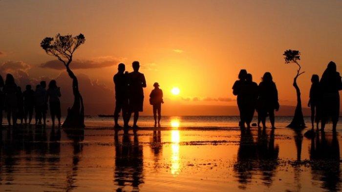 Sunset di Pantai Walakiri Sumba