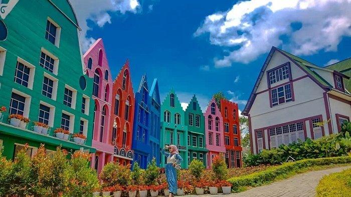 Spot foto instagramable di Taman Bunga Celosia.