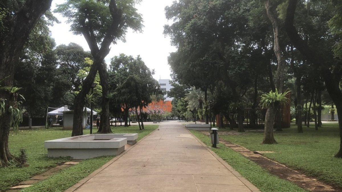Taman Lapangan Banteng, rekomendasi taman kota di Jakarta Pusat yang bisa dikunjungi untuk liburan.