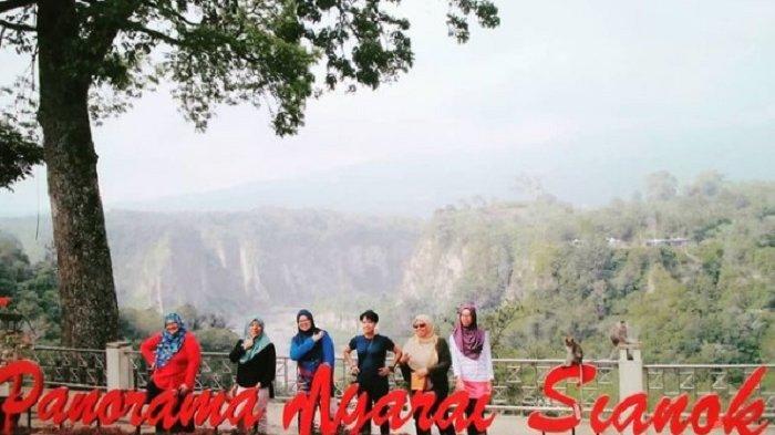 Taman Panorama Lobang Jepang di Bukittinggi.
