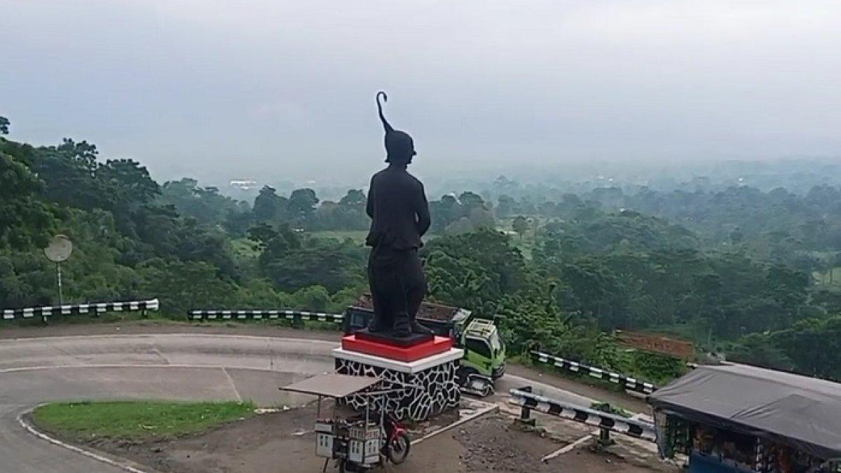 Pemandangan dari Taman Petruk.
