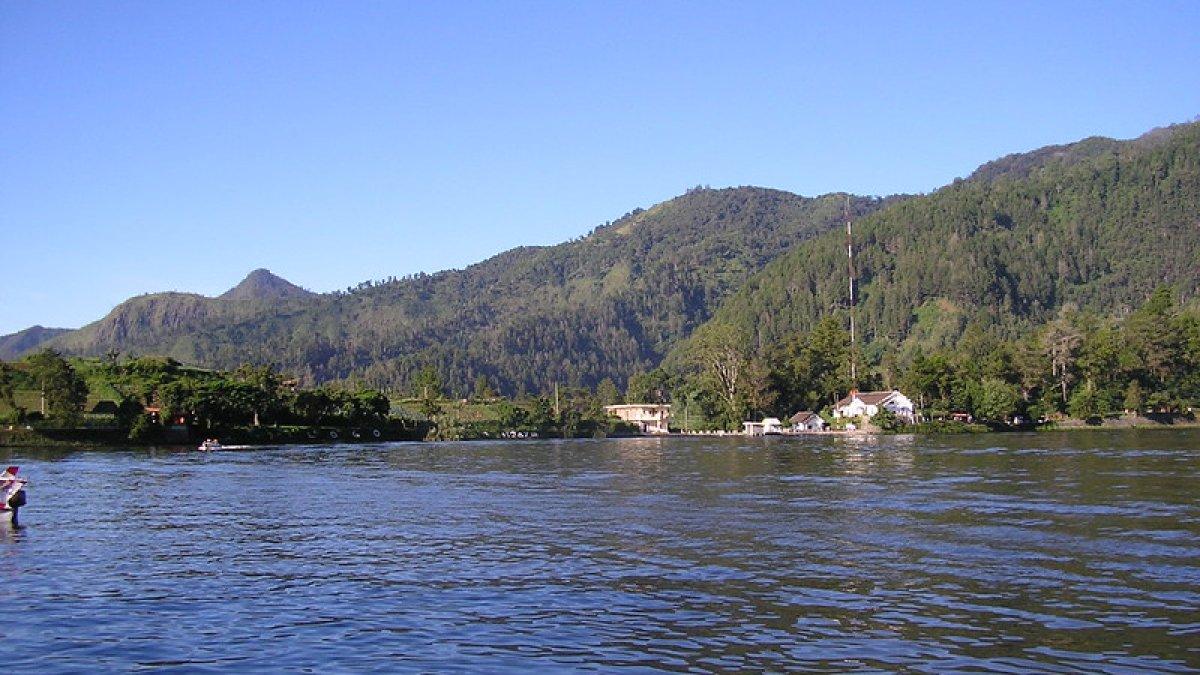 Telaga Sarangan, satu tempat wisata hits di Magetan.