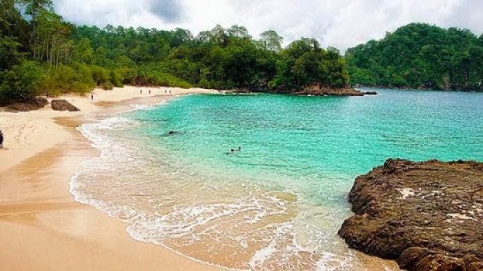 Teluk Hijau.