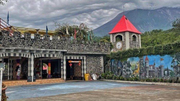 Tembok besar di The Lost World Castle.