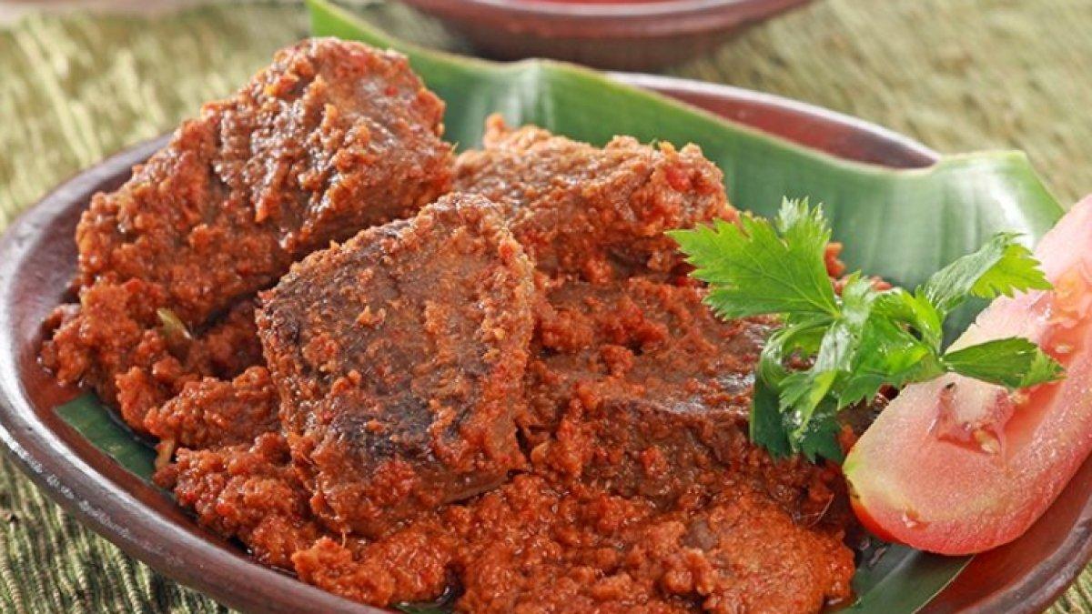 Ilustrasi rendang daging untuk hidangan Idul Adha.
