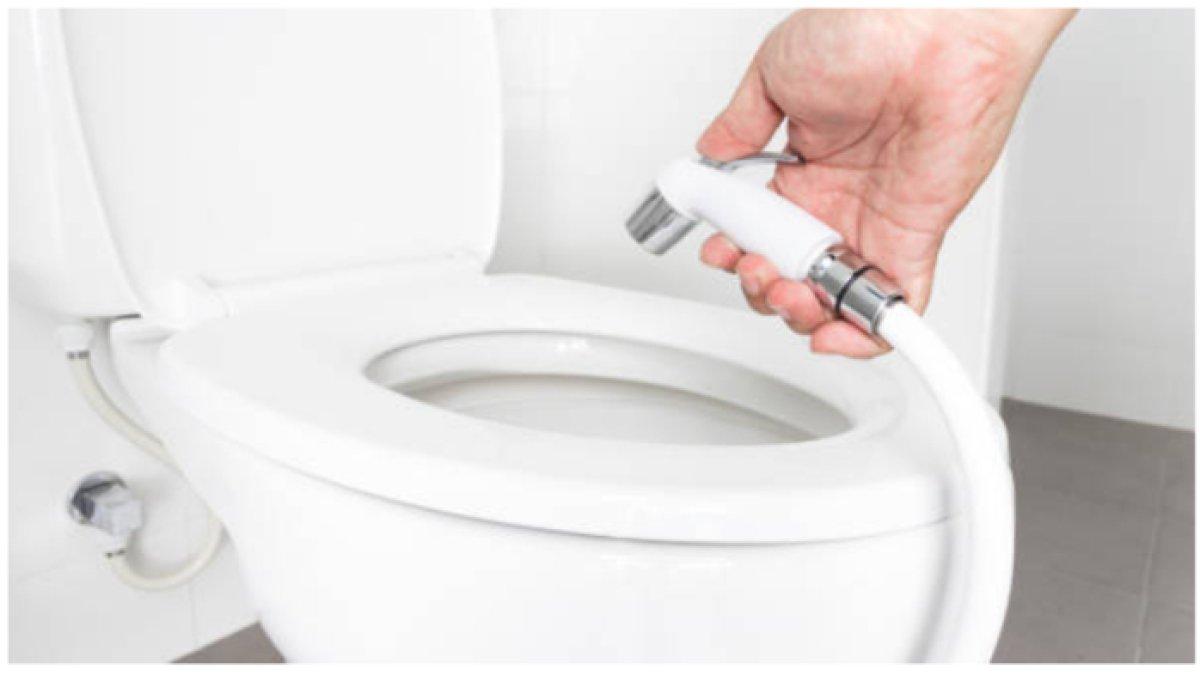 Ilustrasi fasilitas toilet duduk di Airbnb.