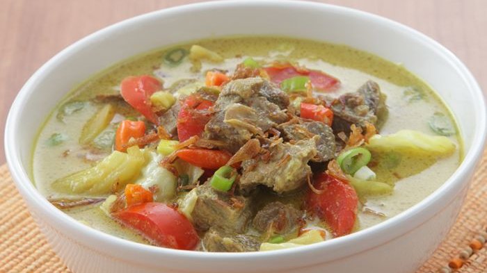 Hidangan tongseng untuk menu makan siang enak.